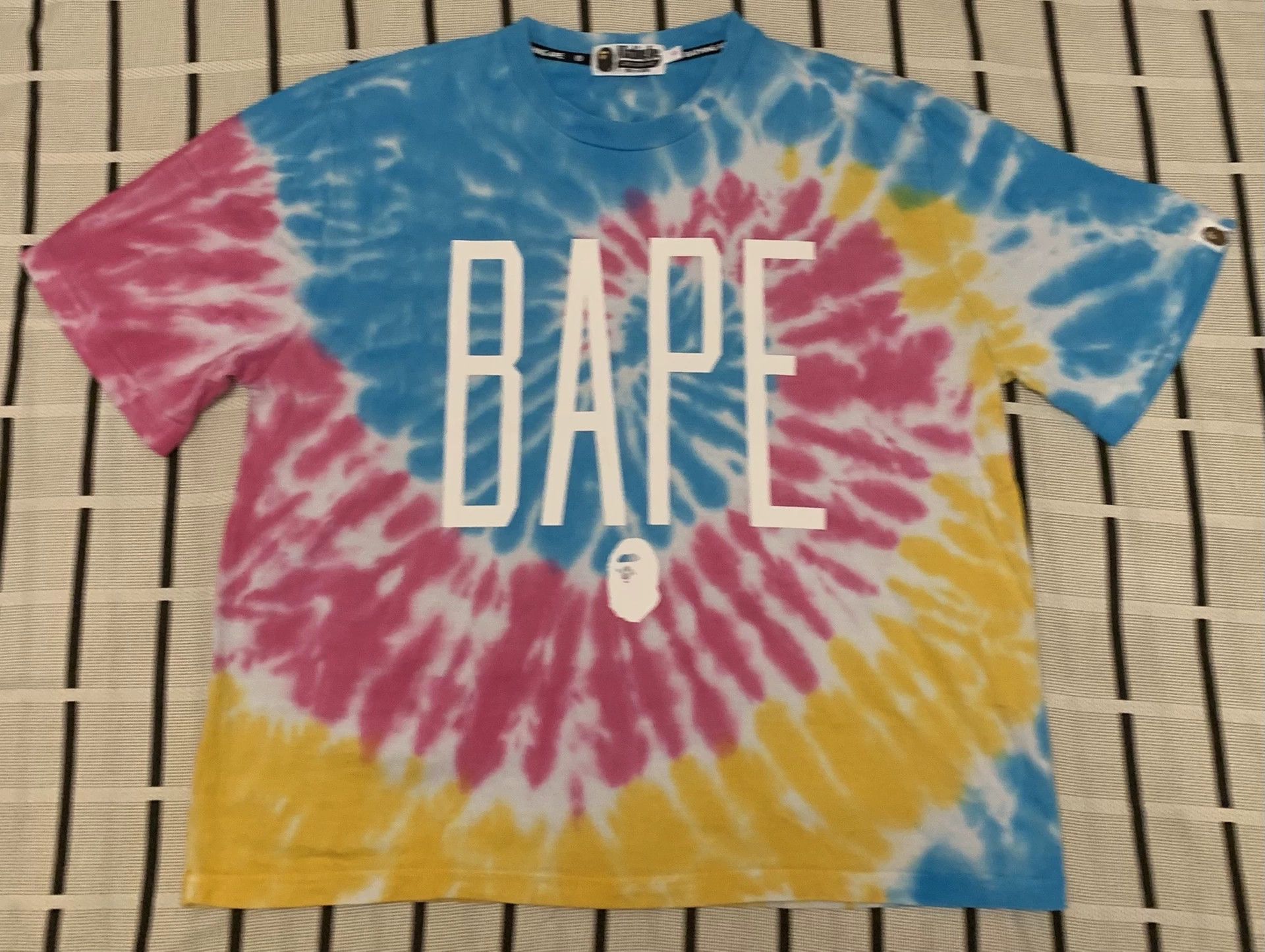 Bape Bape Tie-Dye Rainbow Multi T-Shirt S Women Size S / US 4 / IT 40 - 1 Thumbnail