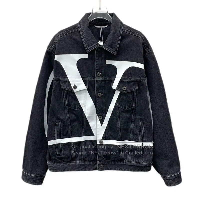 Valentino Valentino Black logo letter print denim jacket Size US S / EU 44-46 / 1 - 1 Thumbnail