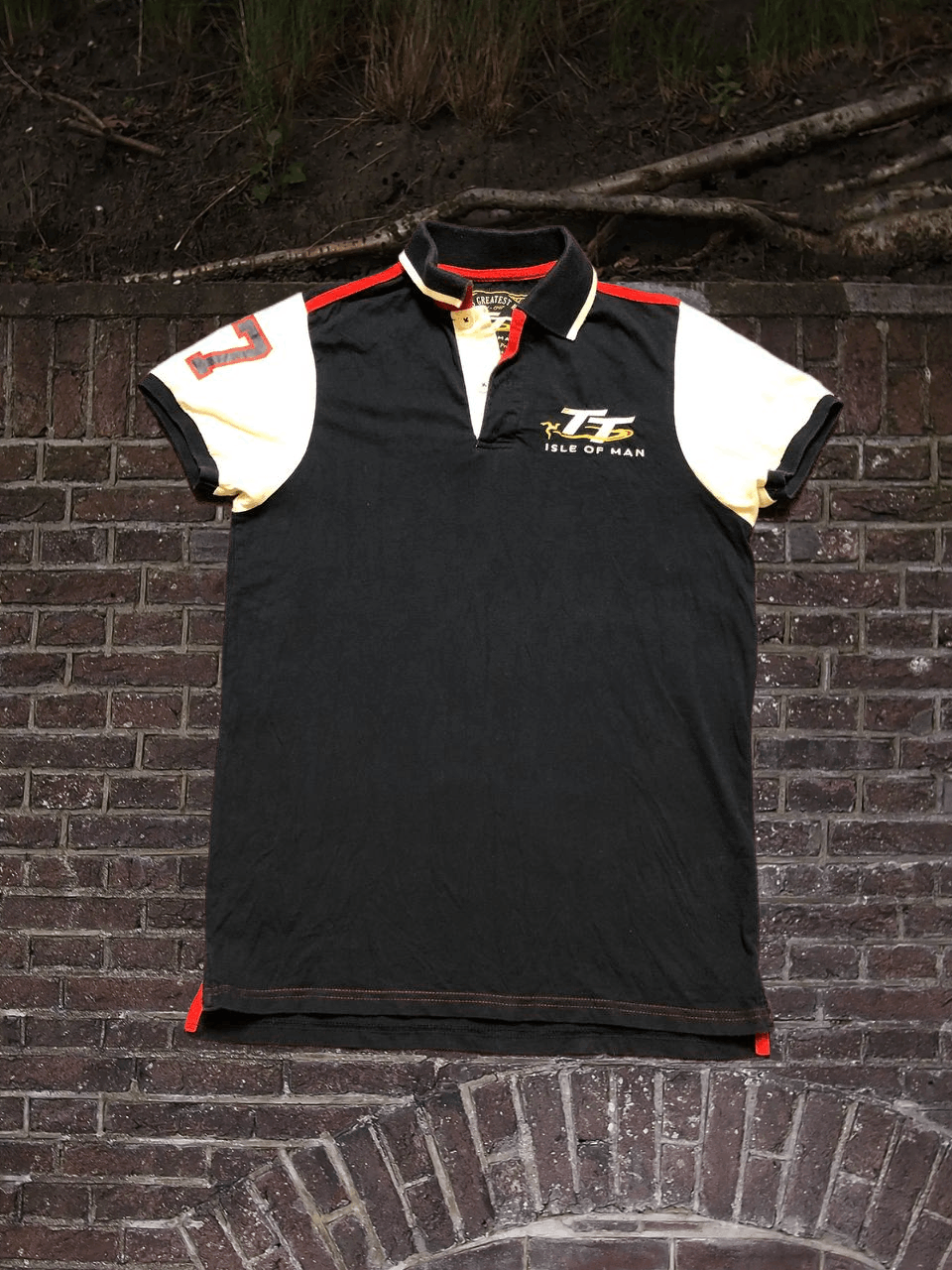 Vintage Vintage Isle of Man Racing Polo Shirt STREETWEAR Size US S / EU 44-46 / 1 - 1 Thumbnail