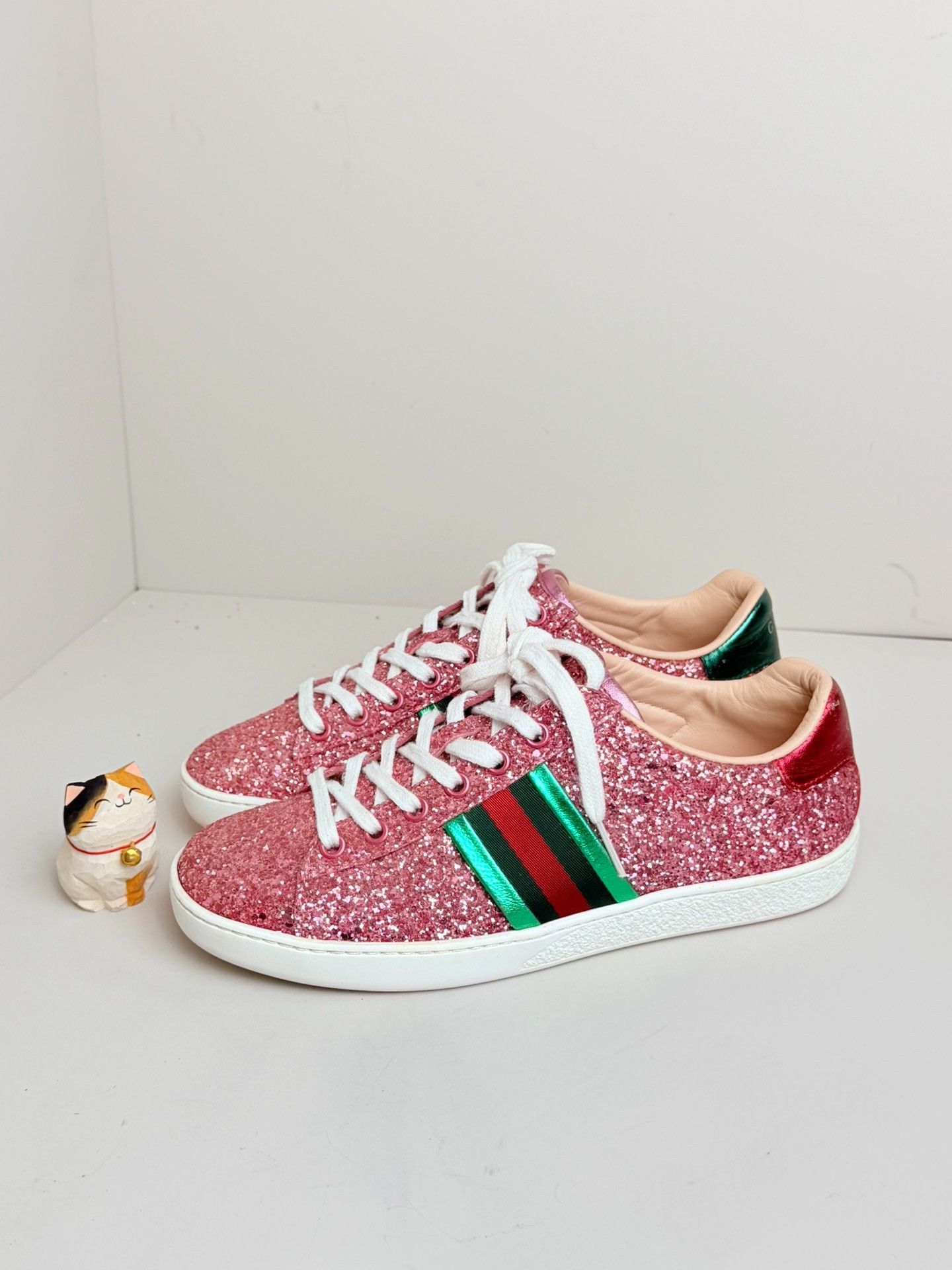 Gucci Gucci Red Lowtop Sneakers us_6 Women Size US 6 / IT 36 - 1 Thumbnail