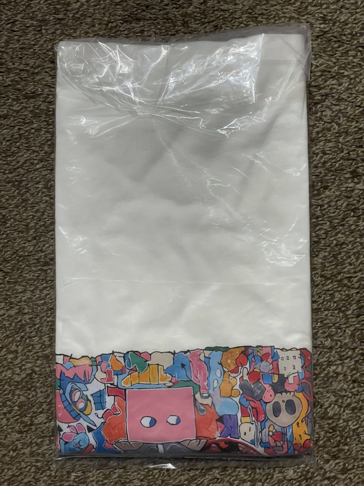 POP MART *New* Pop Mart x Uniqlo UT Graphic Tee / The Monsters-Labubu Size XXL / US 16-18 / IT 52-54 - 5 Thumbnail