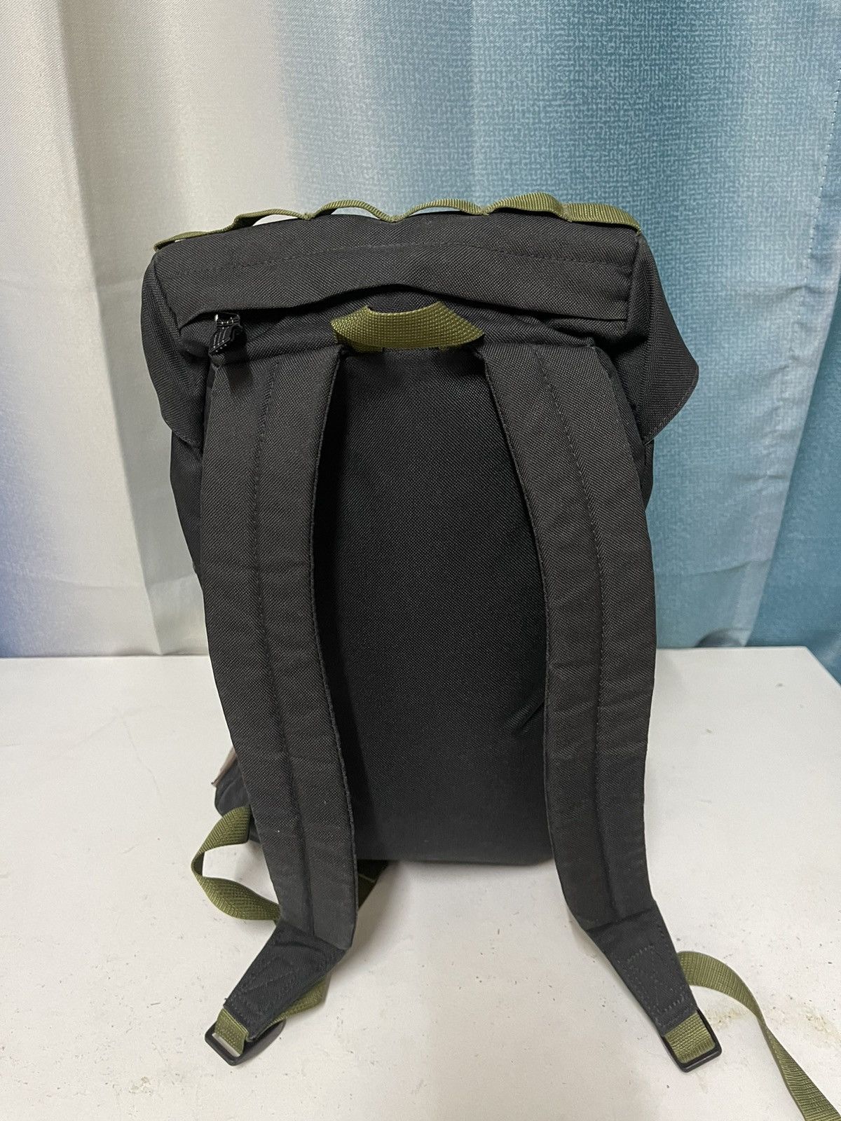 Patagonia PATAGONIA REFUGIO DAYPACK OUTDOOR HIKING Size ONE SIZE - 2 Thumbnail