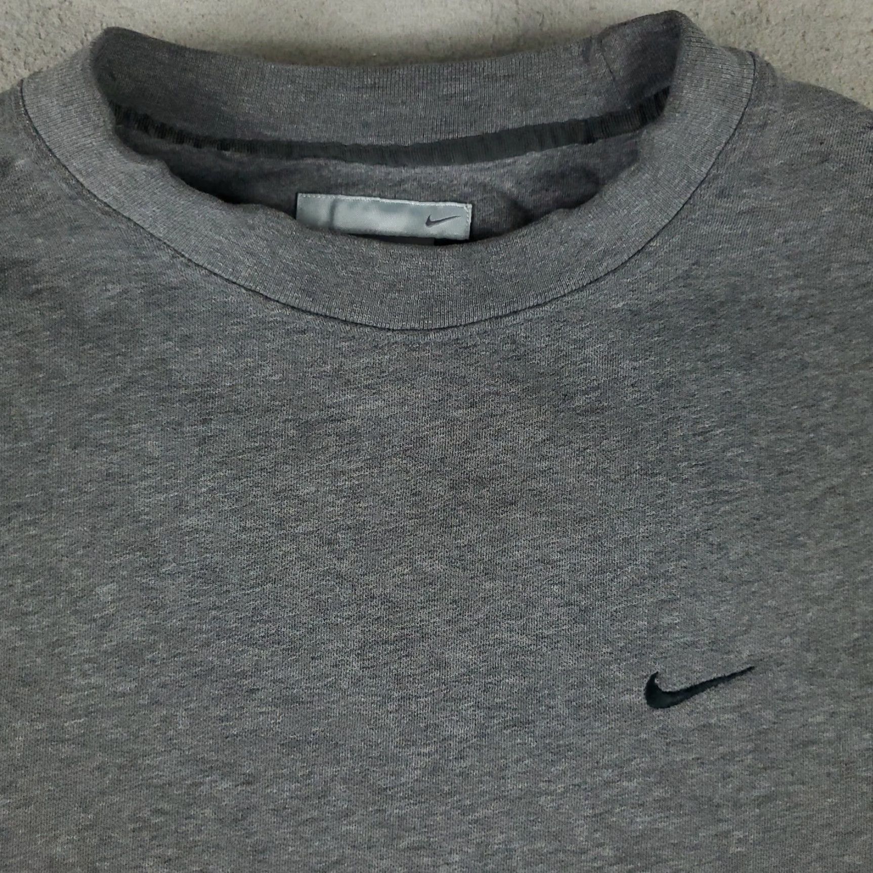 Nike VINTAGE Nike Sweater Mens Medium Gray Nike Sweater Mens Medium Gray Vintage Y2K Small Swoosh Pullover Sweatshirt Size US M / EU 48-50 / 2 - 2 Thumbnail