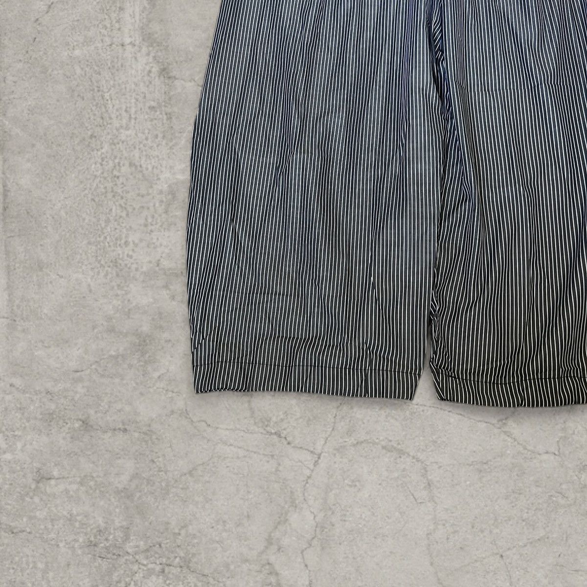 Japanese Brand Wide leg Japanese style trousers in grey pinstripe. Size XL Size US 36 / EU 52 - 2 Thumbnail