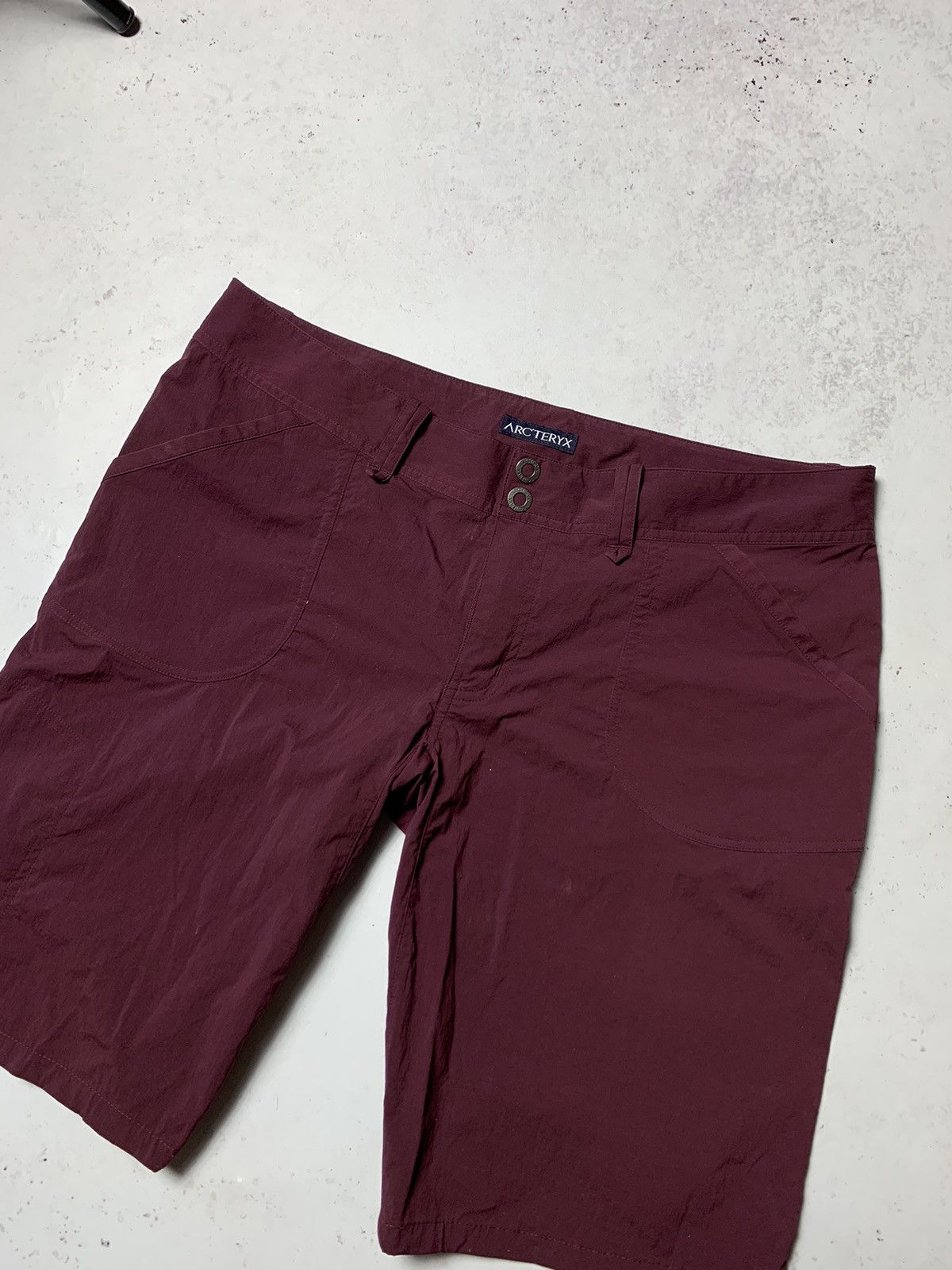 Arc'teryx × Vintage Vintage Arc'teryx Bordeaux Nylon Metal Cargo Shorts 34 Y2K Size 34" / US 12 / IT 48 - 4 Thumbnail