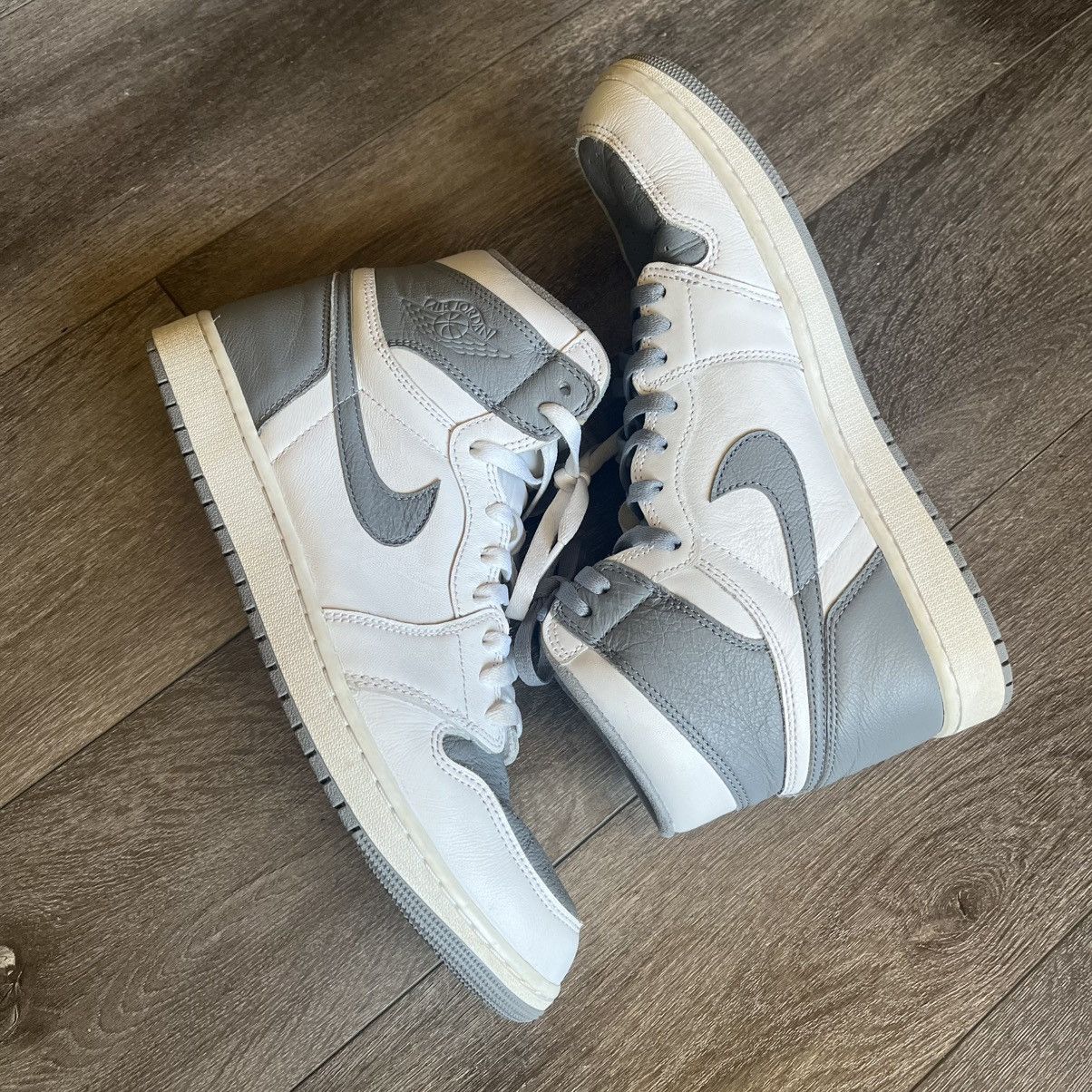 Jordan Brand Air Jordan 1 Retro High OG Stealth Shoes 555088-037 Size 12 Size US 12 / EU 45 - 1 Thumbnail