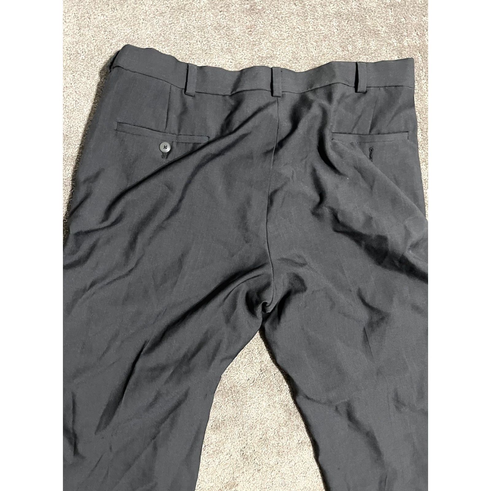 Haggar Haggar Gray Solid Polyester Flat Front Mens Dress Pants 40x29 Pants Regular Gray 40 Inseam 29 In Mens Dress Pants Haggar Size US 40 / EU 56 - 4 Thumbnail