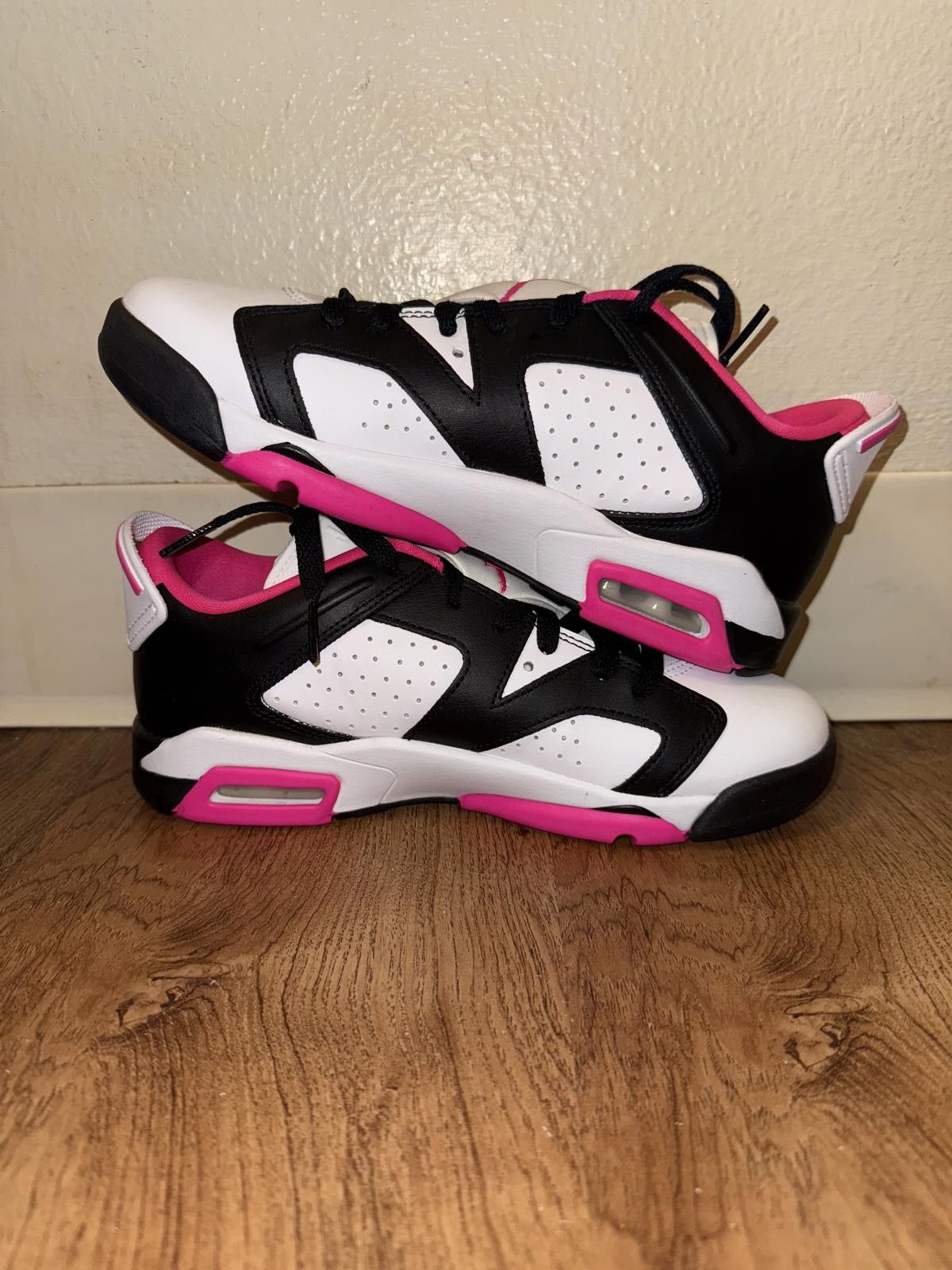 Nike Jordan 6 Retro Low Fierce Pink (Gs) Size US 6.5 / IT 36.5 - 6 Thumbnail