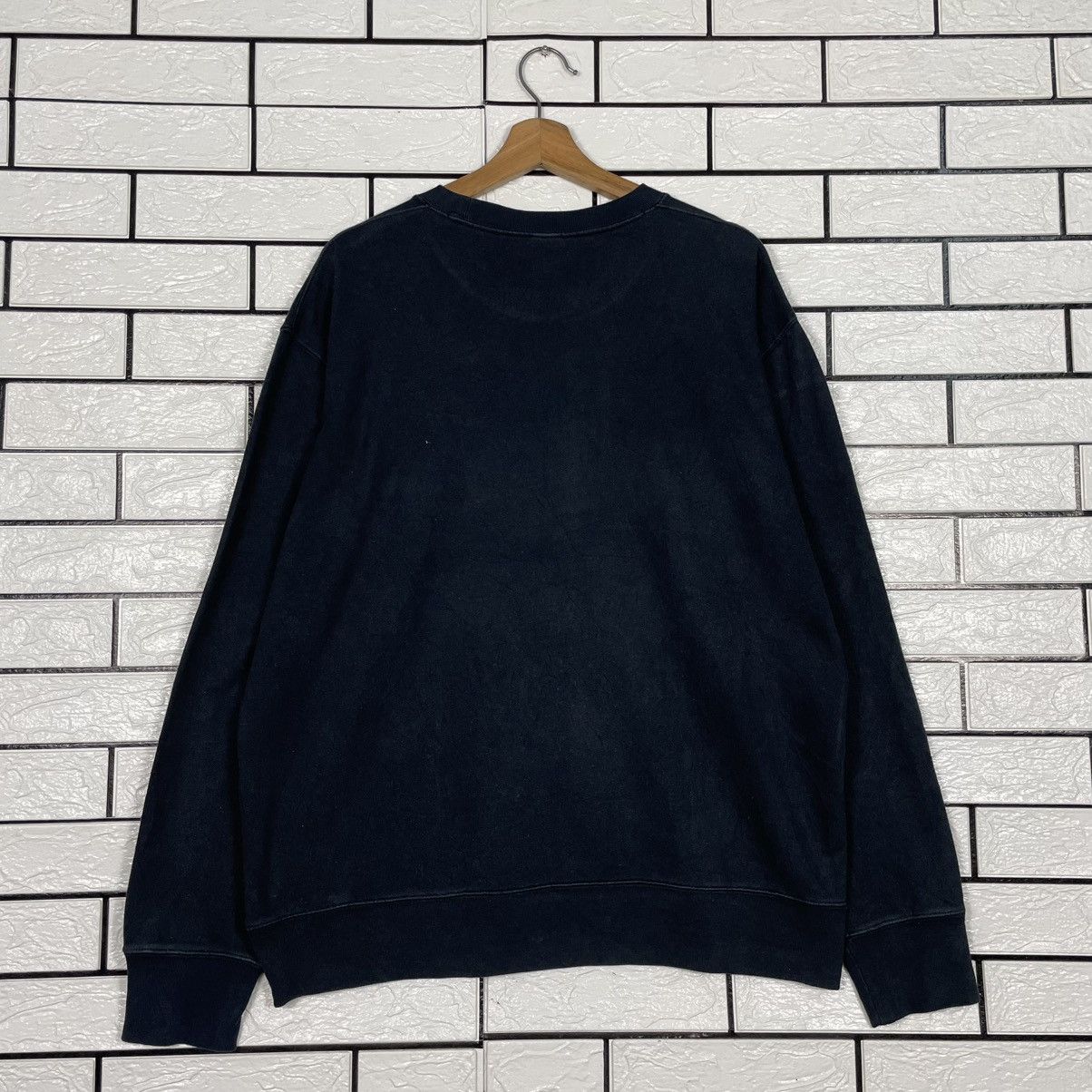 Uniqlo Uniqlo Musee Du Louvre Crewneck Sweatshirt Size US L / EU 52-54 / 3 - 7 Thumbnail
