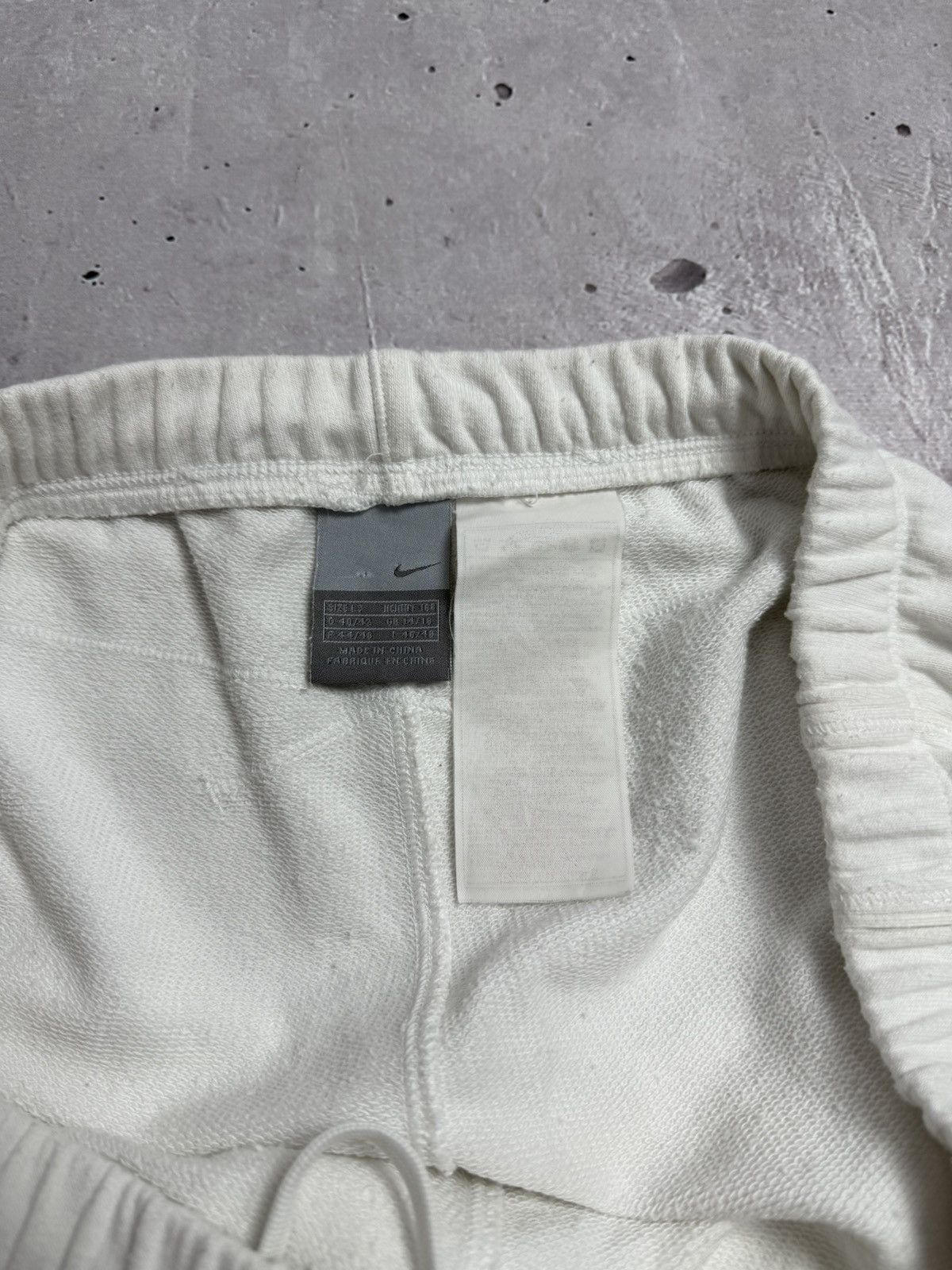 Nike Vintage Nike Baggy Flared Sweatpants Size US 34 / EU 50 - 6 Thumbnail