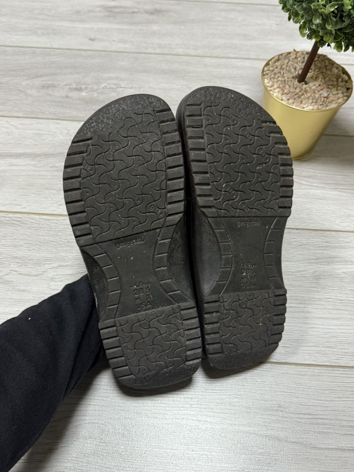 Birkenstock Birkenstock rubbed sandals shoes Germany Size US 11 / EU 44 - 9 Thumbnail
