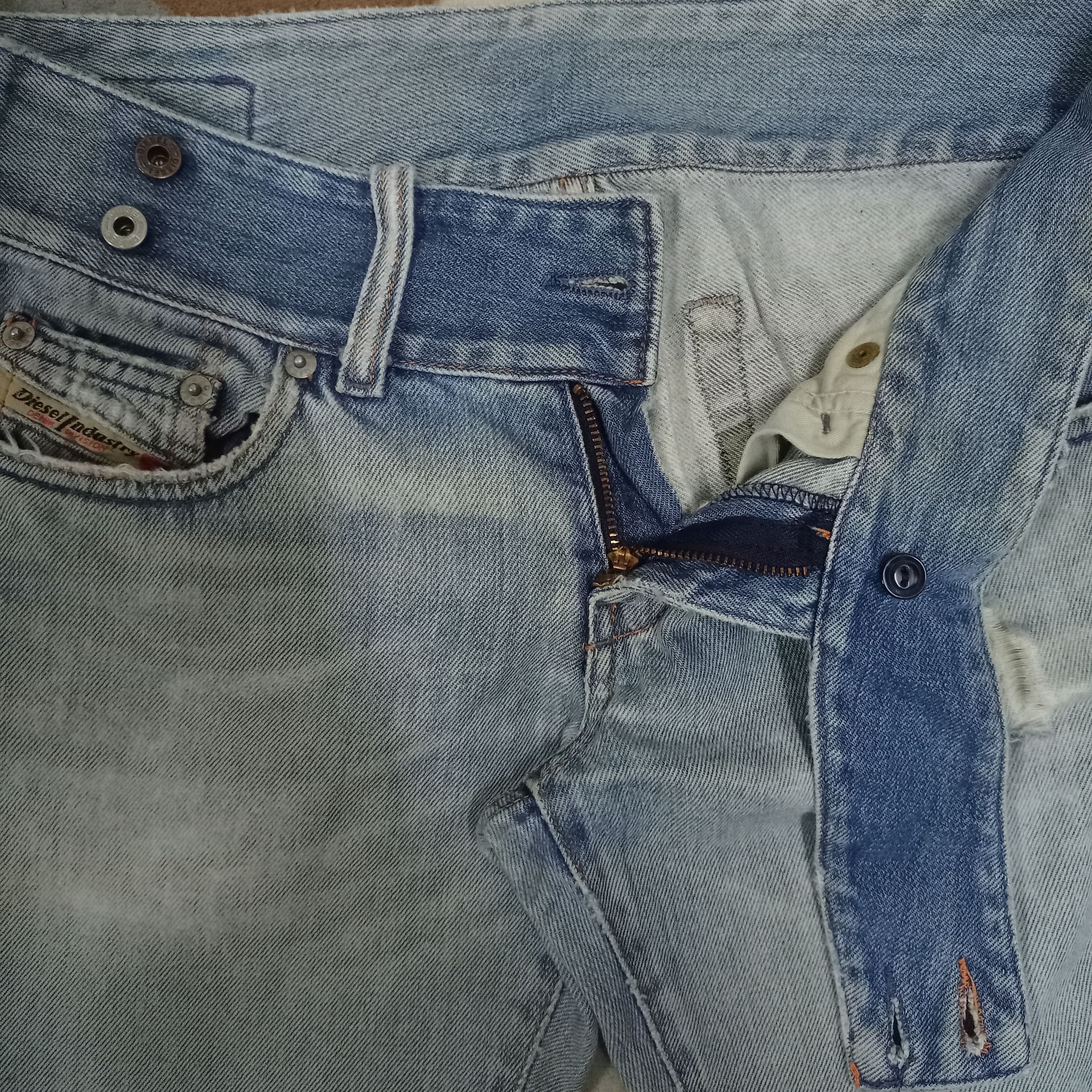 Diesel Vintage Diesel Blue Wash Distressed Flare Jeans Size 30" / US 8 / IT 44 - 3 Thumbnail