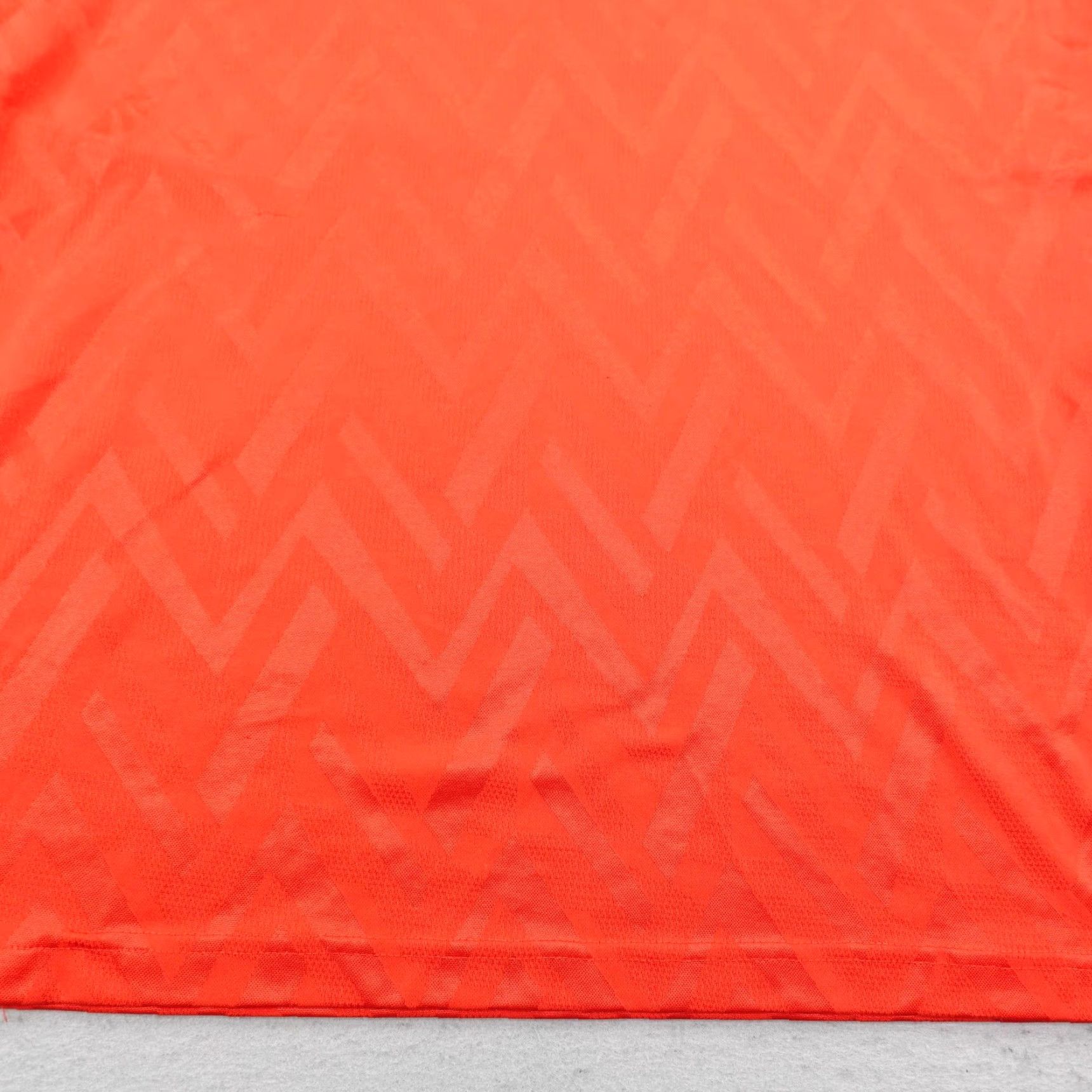 Umbro Vintage Umbro Shirt Mens XL Red Zig Zag Soccer Jersey Satin Silky 90s USA #14 Size US XL / EU 56 / 4 - 4 Thumbnail
