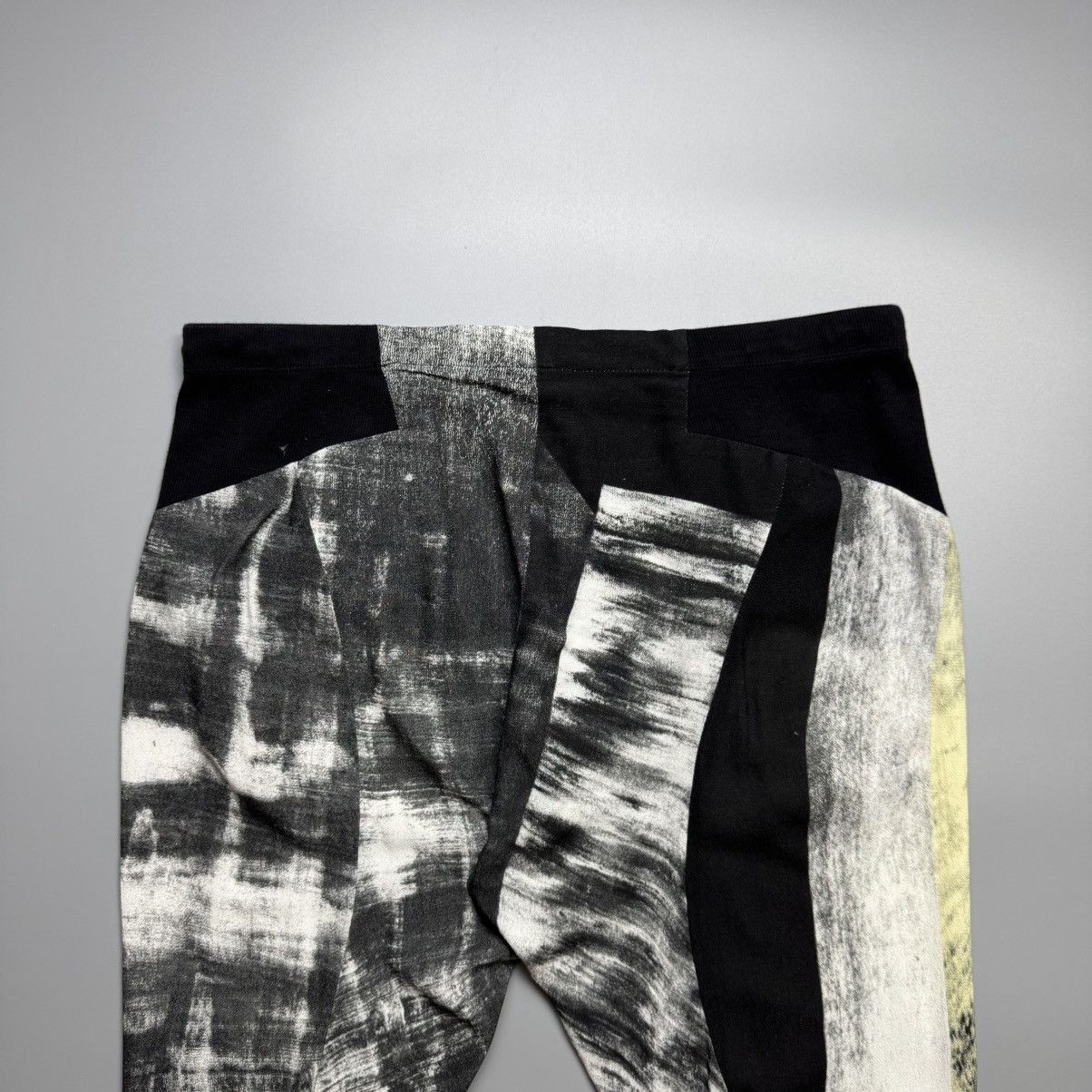 Helmut Lang Helmut Lang - Spring 2012 Front Cropped Trouser/Short Size 30" / US 8 / IT 44 - 8 Thumbnail