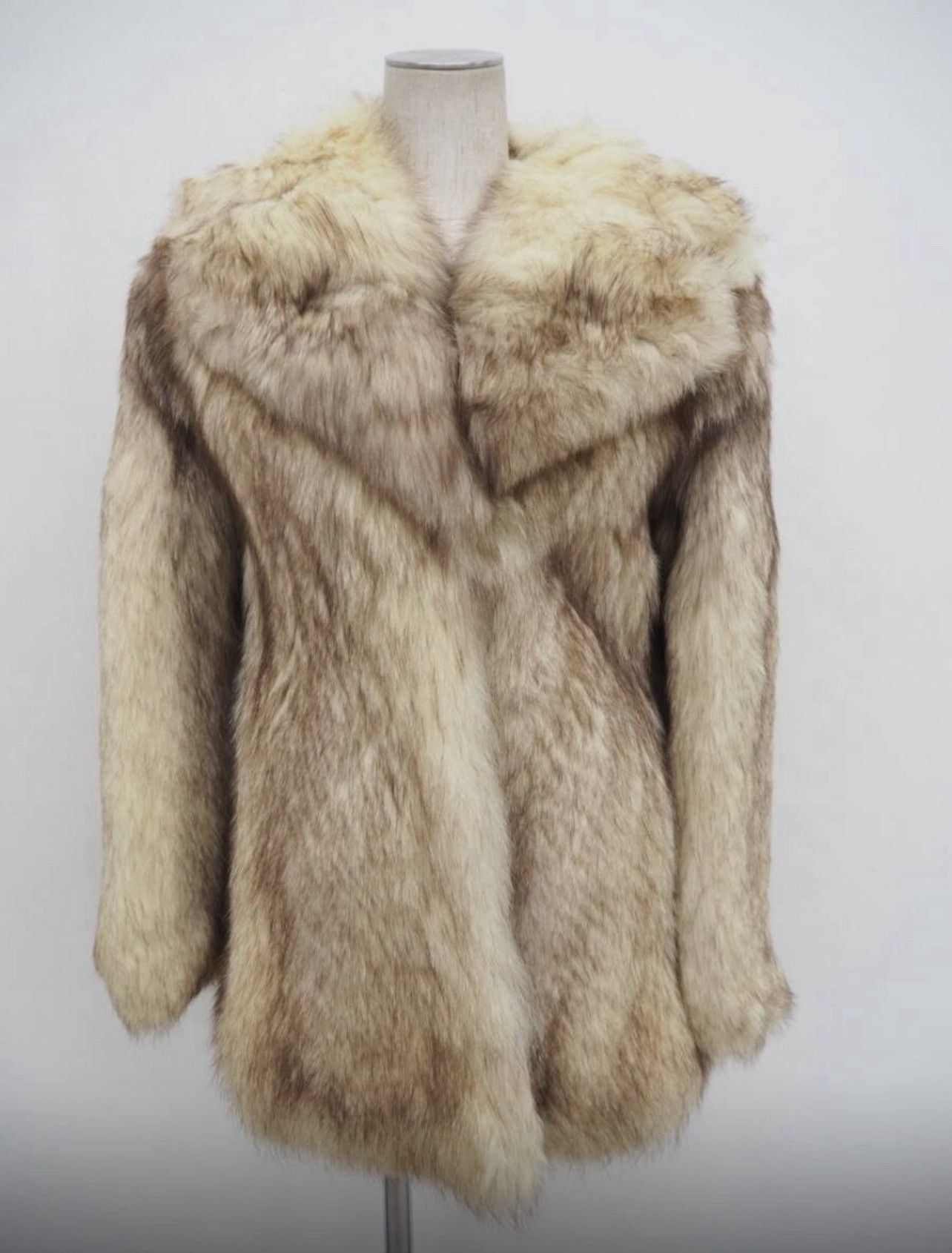 Vintage Vintage fox fur coat Size S / US 4 / IT 40 - 1 Thumbnail
