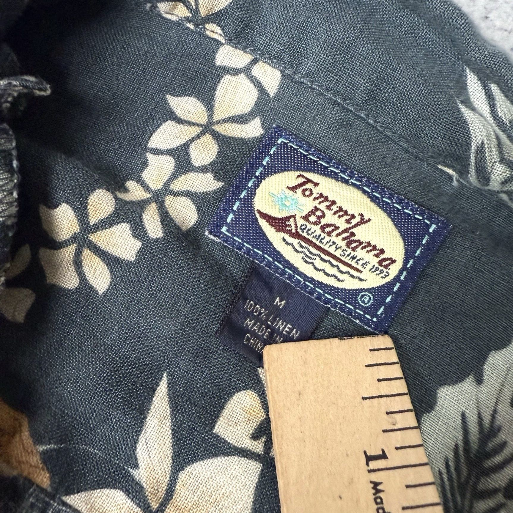 Tommy Bahama VINTAGE Tommy Bahama Shirt Mens M Blue Pineapple All Over Print Hawaiian Linen Rare Shirt Size US M / EU 48-50 / 2 - 5 Thumbnail