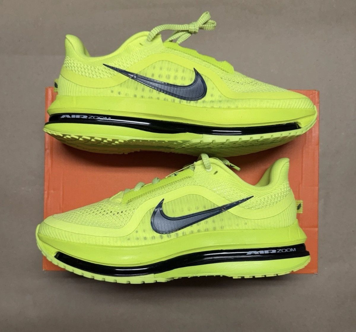 Nike Air Pegasus Premium Volt Mens sz 7.5 Running shoes NEW!