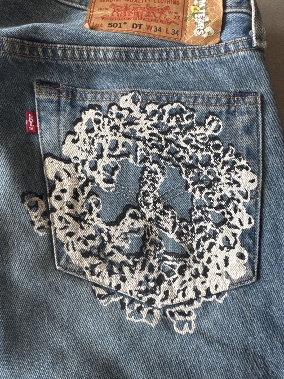 DENIM TEARS × Levi's Denim Tears x Levi’s Peace in My Pocket jeans light wash Size US 34 / EU 50 - 6 Thumbnail