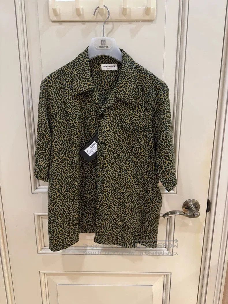 Saint Laurent Paris Saint Laurent Leopard Print Short Sleeve Shirt. Size US L / EU 52-54 / 3 - 4 Thumbnail
