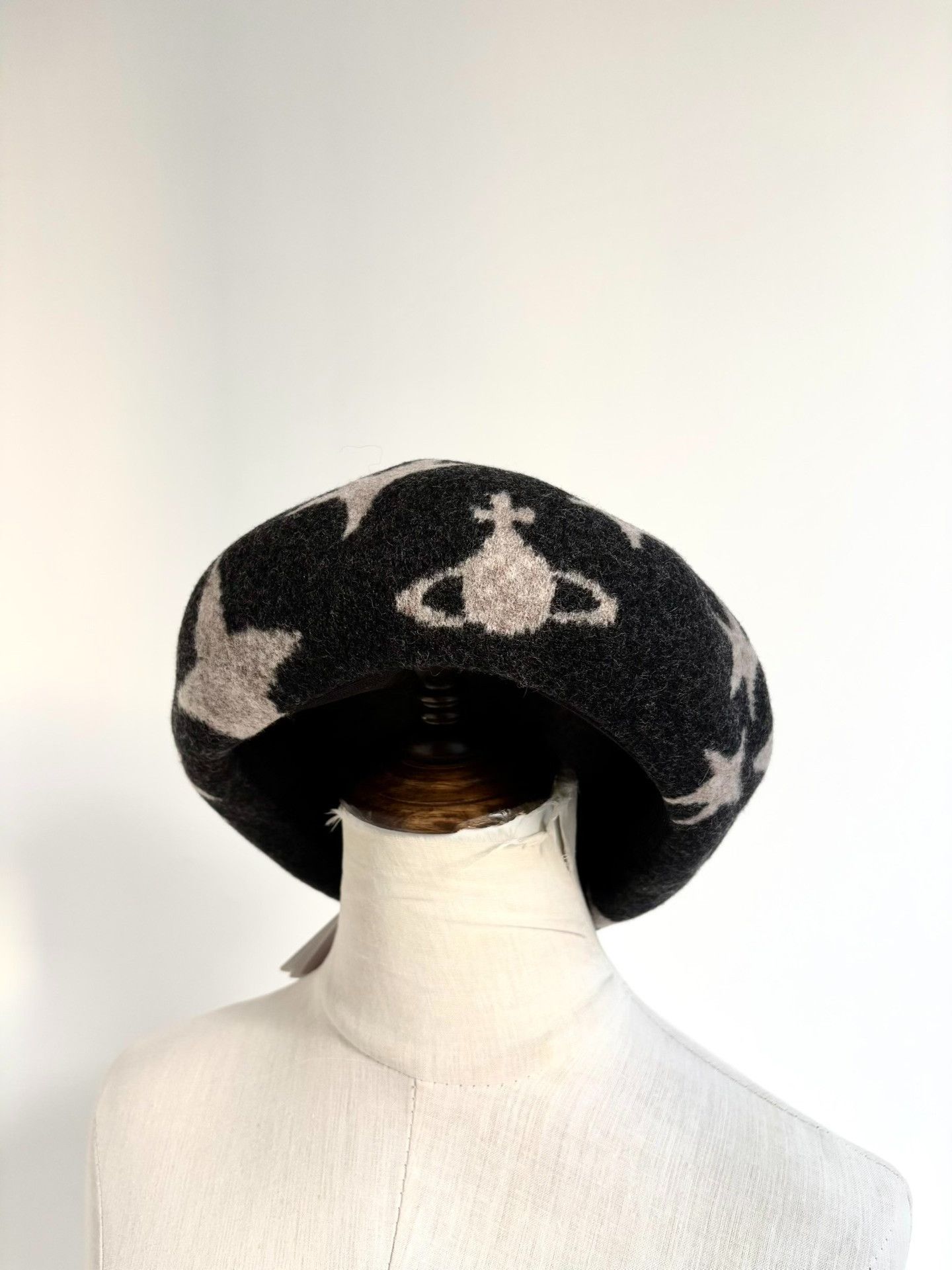 Vivienne Westwood Vivienne Westwood Vintage Saturn Star Beret Size ONE SIZE - 1 Thumbnail