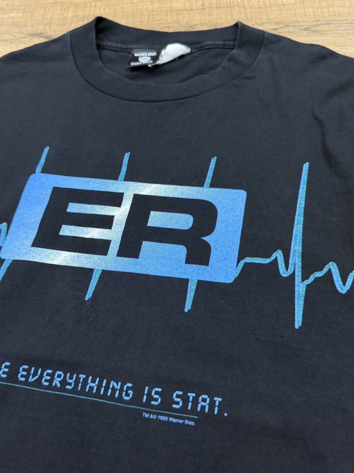 Vintage Vintage 90's ER Drama Series Tee Size US XL / EU 56 / 4 - 2 Thumbnail