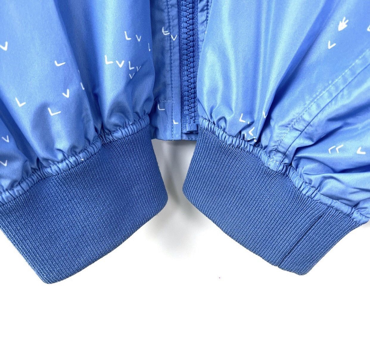 Louis Vuitton Louis Vuitton LV airplane gradient logo full print jacket Size US XL / EU 56 / 4 - 7 Thumbnail