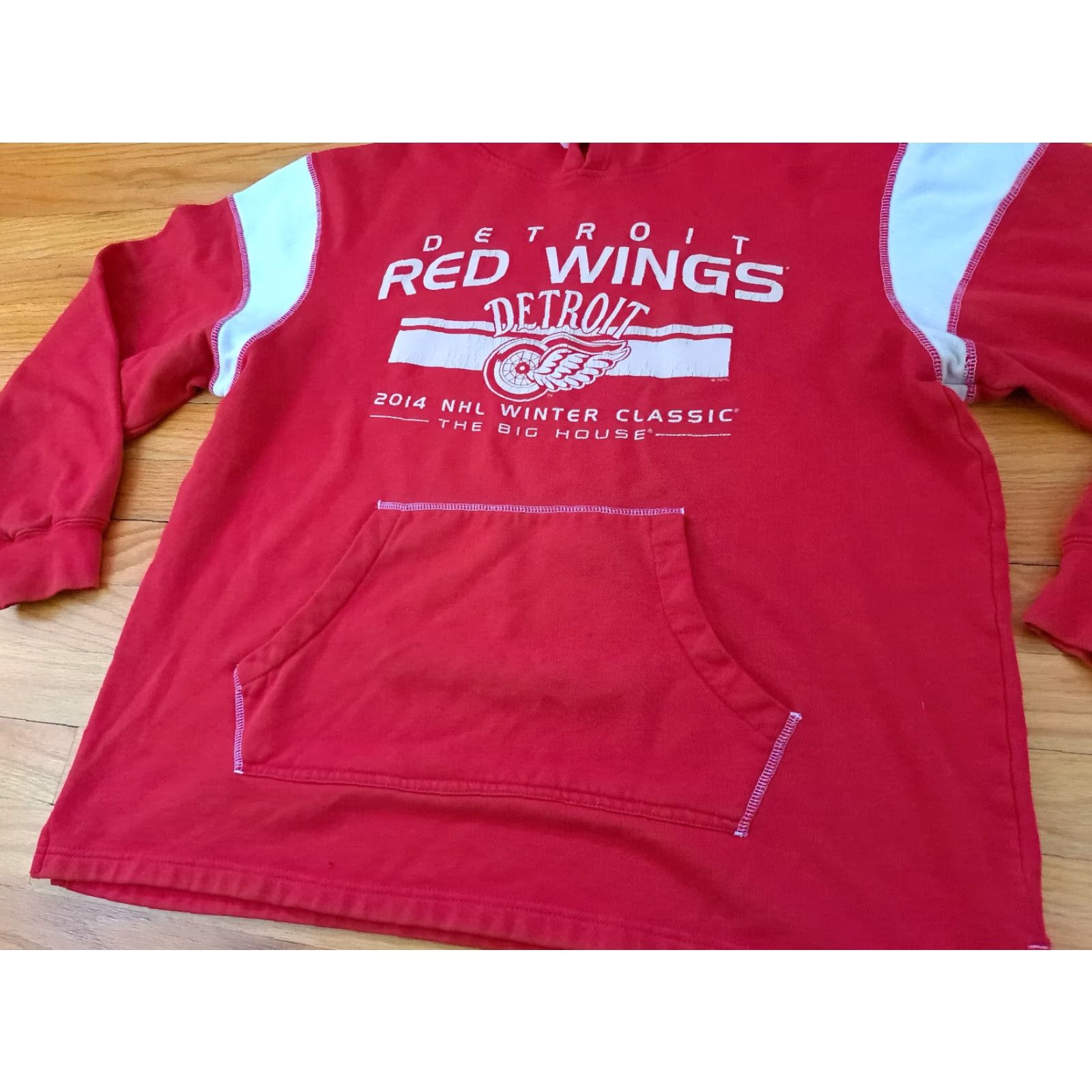 NHL VINTAGE Detroit Red Wings Pullover Hoodie NHL XL Red Unisex Adults 26in long 26in pit to pit Size US XL / EU 56 / 4 - 3 Thumbnail