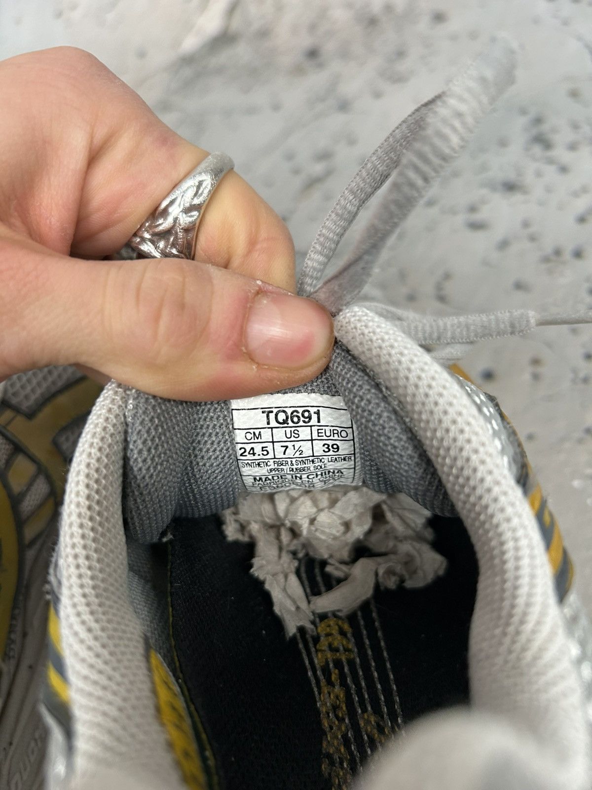 Asics Vintage Asics Silver Sneakers Retro 90s Sport Archive Size US 7.5 / EU 40-41 - 9 Thumbnail