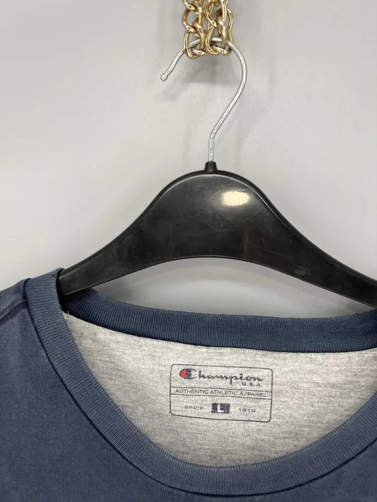 Champion Champion Vintage T-Shirt Y2K Size US L / EU 52-54 / 3 - 7 Thumbnail