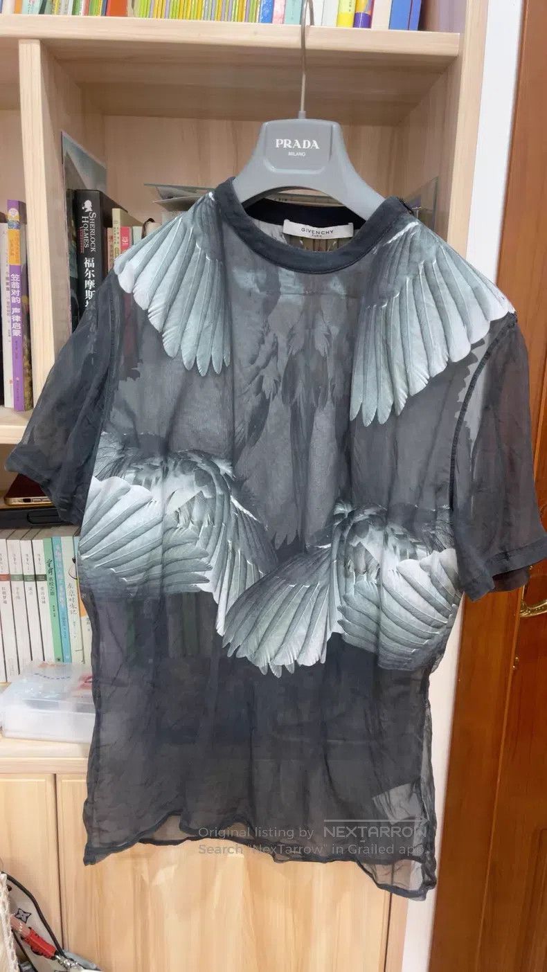 Givenchy Givenchy Color Angel Wing Short Sleeve T-Shirt Size XS / US 0-2 / IT 36-38 - 1 Thumbnail