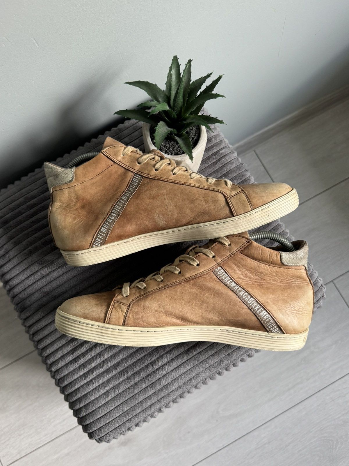 Dirk Bikkembergs Vintage Dirk Bikkembergs Leather High Top Sneakers Size US 8 / EU 41 - 4 Thumbnail