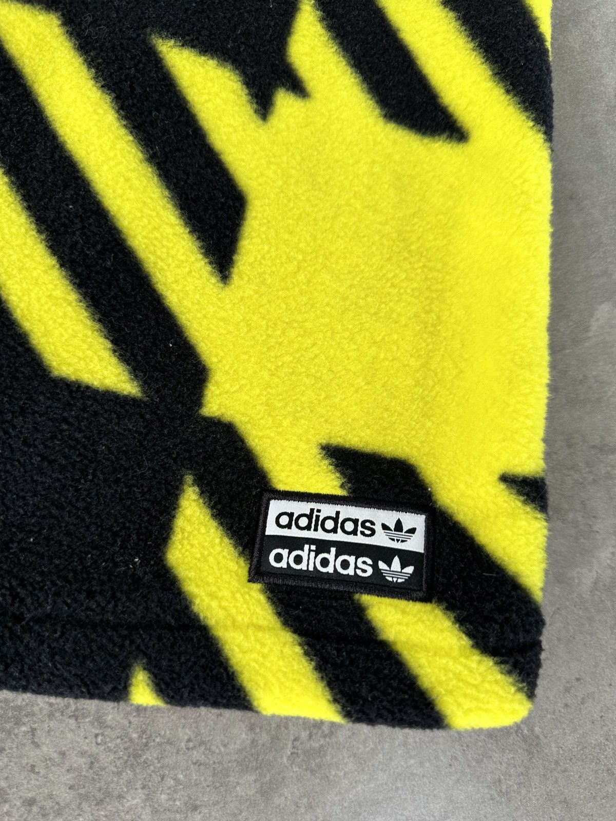 Adidas Adidas Fleece Mini Skirt Size 28" / US 6 / IT 42 - 4 Thumbnail