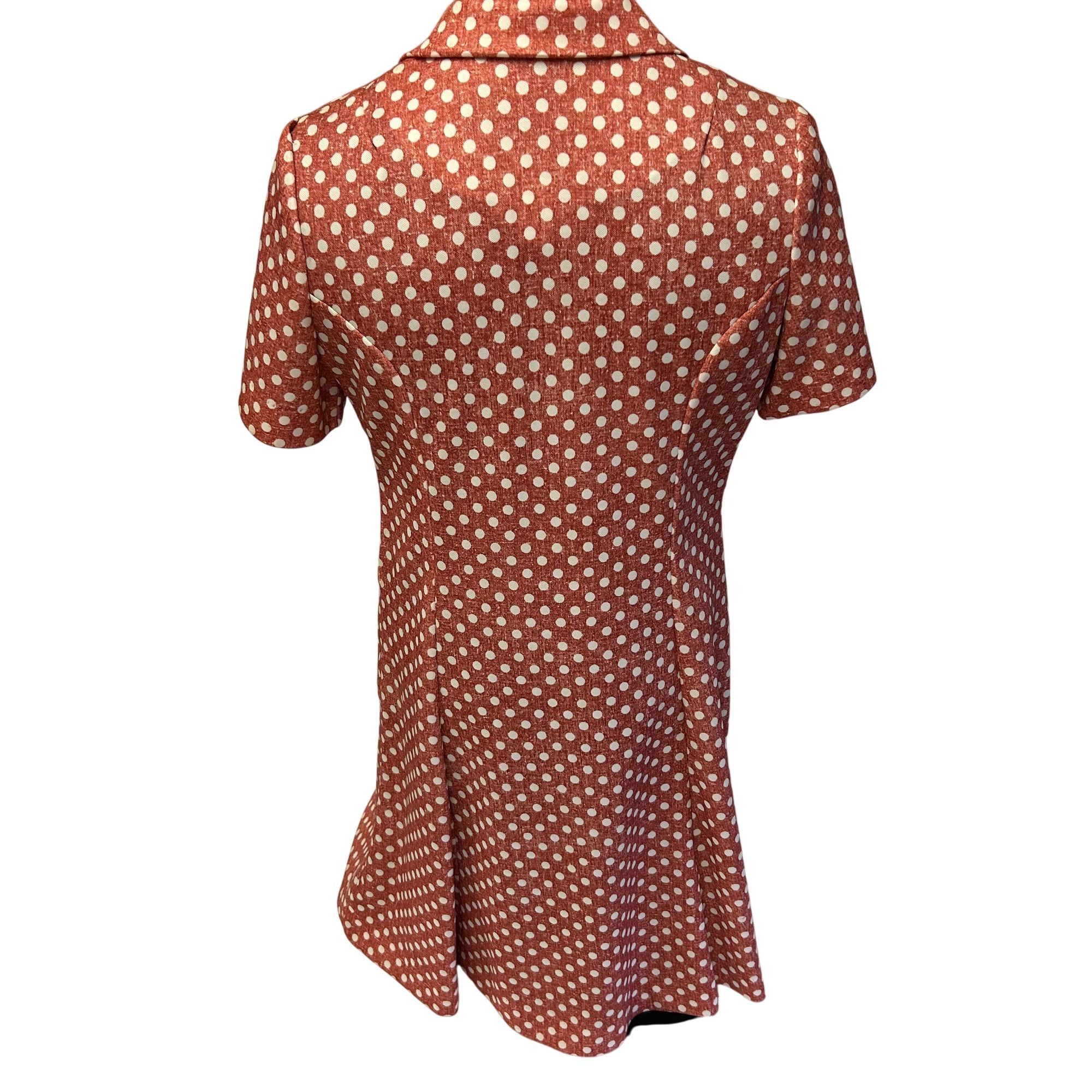 Vintage 60 70's MOD Red POLKA DOT Zipper Collared House Dress 18.5 Size XXL / US 16-18 / IT 52-54 - 9 Thumbnail