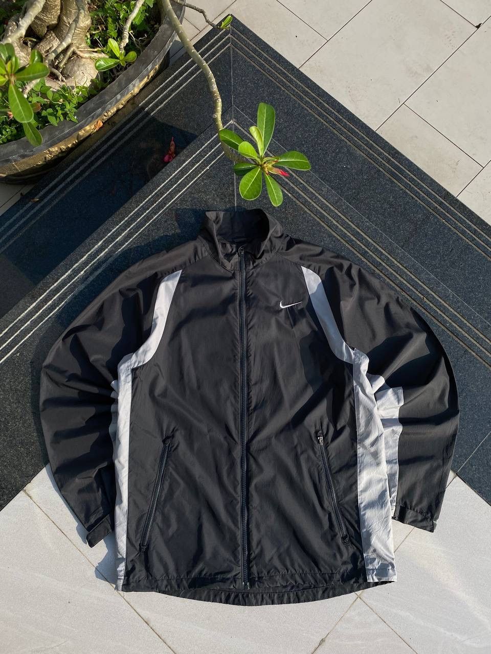 Nike × Vintage 90S NIKE RARE Y2K RETRO SWOOSH NYLON JACKET Size US L / EU 52-54 / 3 - 1 Thumbnail