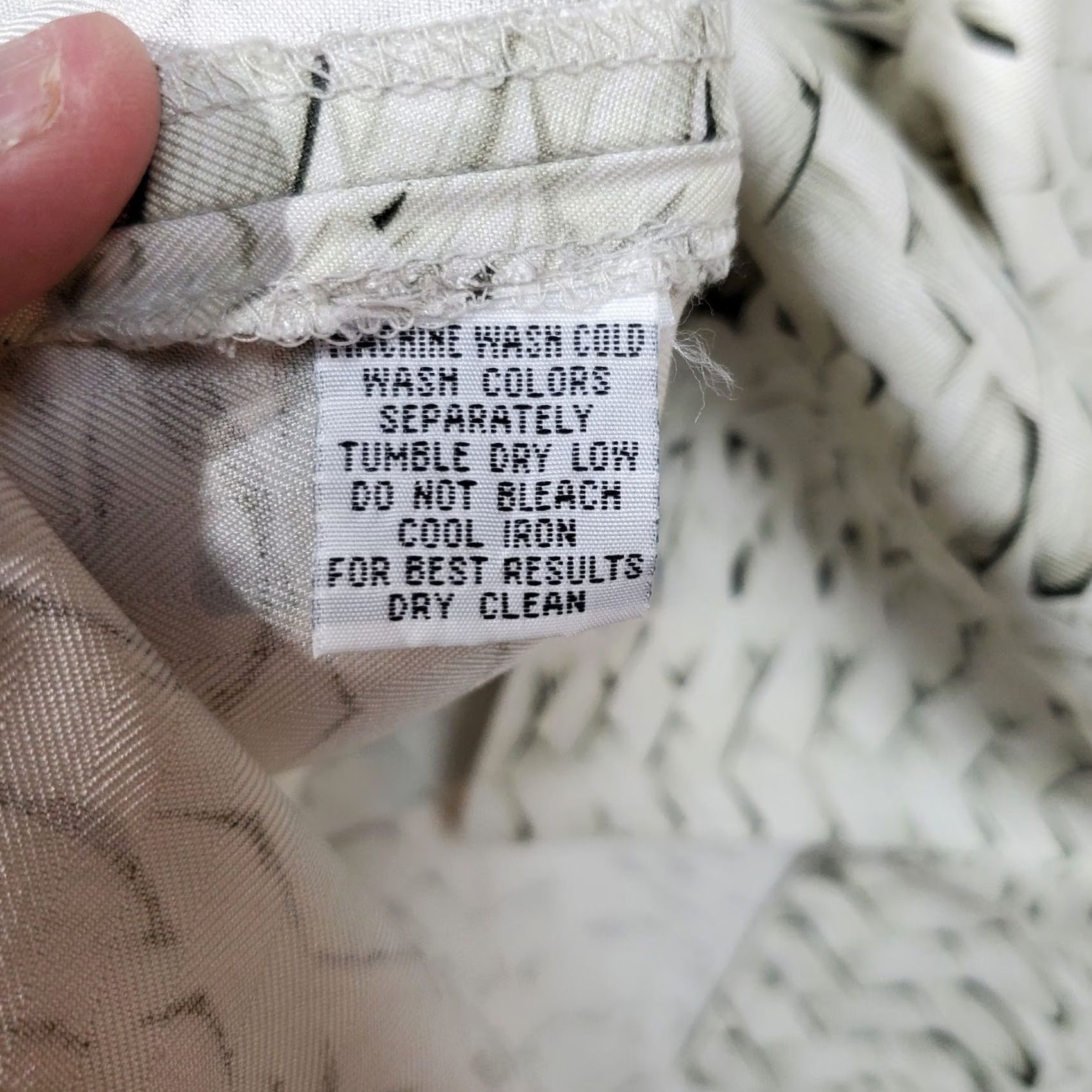 Tommy Bahama Tommy Bahama Shirt Mens Large Ivory White Floral Silk Hawaiian Pineapple Print Short Sleeve Button Up Aloha Beach Vacation Camp Tropical Size US L / EU 52-54 / 3 - 6 Thumbnail