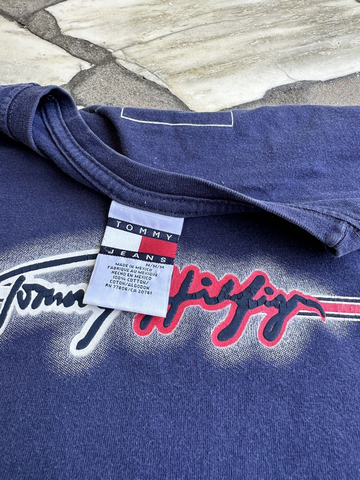 Vintage CRAZY Vintage Tommy Hilfiger Jeans Essential Logo Tee Size US M / EU 48-50 / 2 - 7 Thumbnail