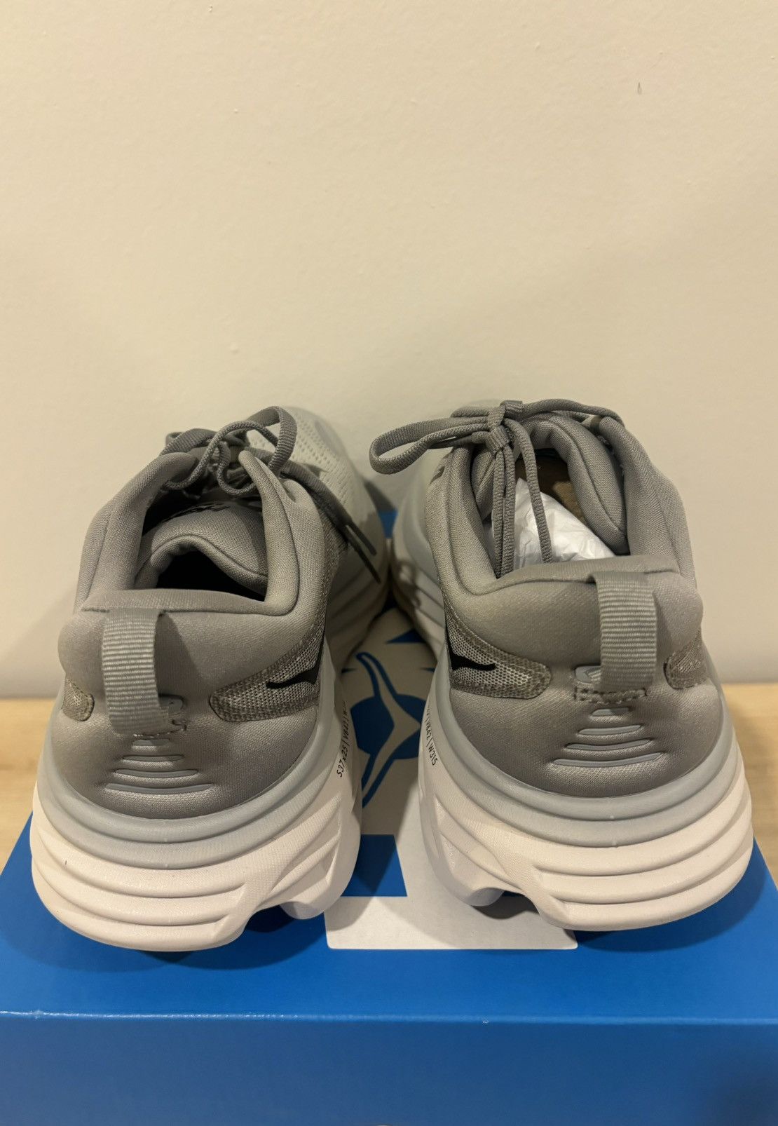 Hoka Hoka One Bondi 8 “Sharkskin Habor Mist” Size US 8.5 / EU 41-42 - 4 Thumbnail