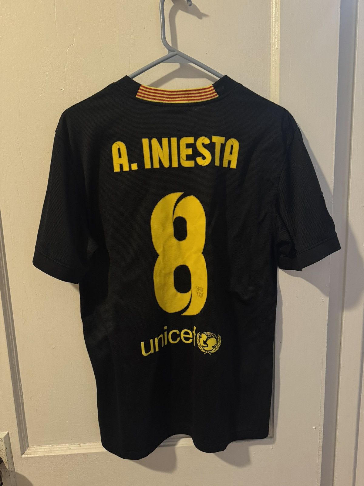 Nike Nike Fc Barcelona away jersey black 2013 Andres Iniesta 8 Size US M / EU 48-50 / 2 - 2 Thumbnail