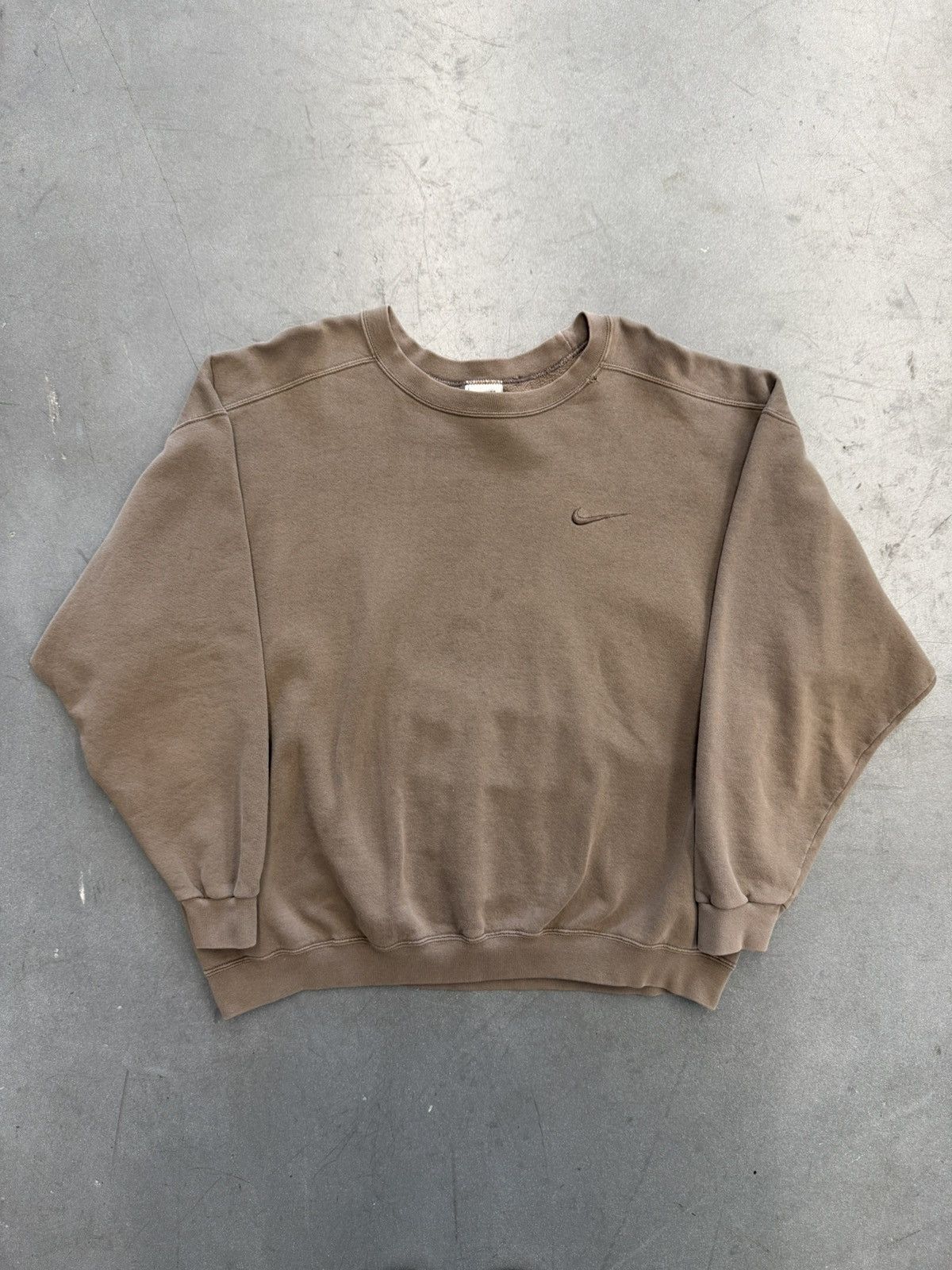 Nike 90’s Nike Mocha Chest Swoosh Embroidered Crewneck Sweater Size US XL / EU 56 / 4 - 1 Thumbnail