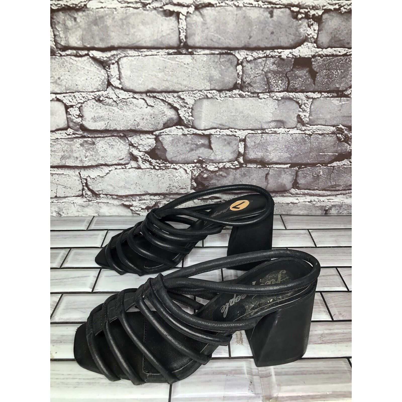 Free People Free People Black Leather Cuban Heel Cage Strappy Sandals Wo Size US 7 / IT 37 - 12 Thumbnail