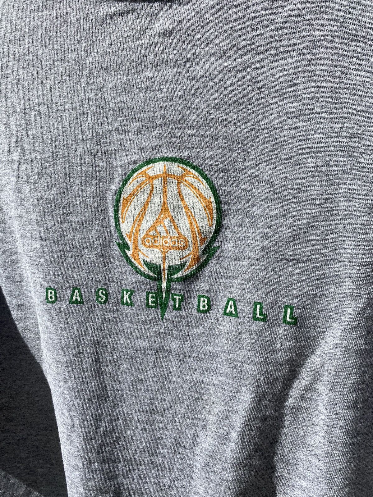 Adidas Multicolor 2000s Adidas Basketball Graphic Print Tee Large Size US L / EU 52-54 / 3 - 3 Thumbnail