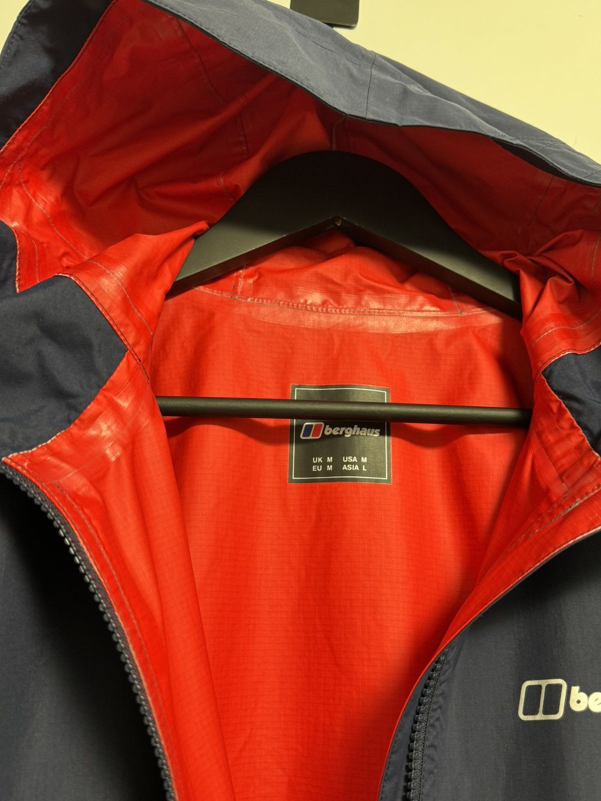 Berghaus Berghaus Hydroshell Lightweight Waterproof Zip Jacket Size US M / EU 48-50 / 2 - 9 Thumbnail