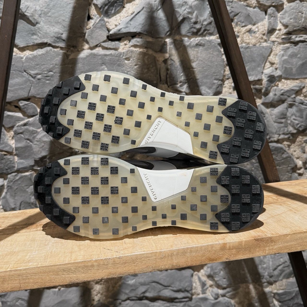 Givenchy Givenchy Giv 1 Mountain Cloud Grey Mesh Low-top Sneakers Size US 11 / EU 44 - 7 Thumbnail