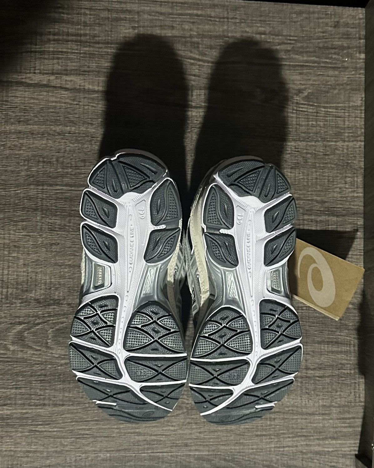 Asics Asics Gel Size US 6 / EU 39 - 2 Thumbnail
