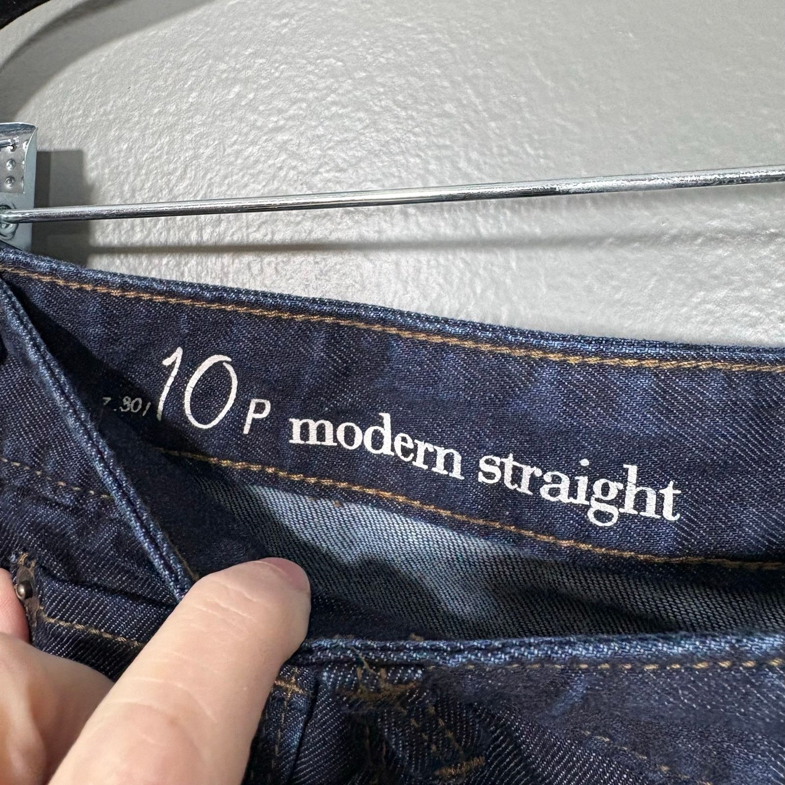Loft Ann Taylor LOFT Modern Straight Low Rise Mom Jeans - 10P Size 32" / US 10 / IT 46 - 5 Thumbnail
