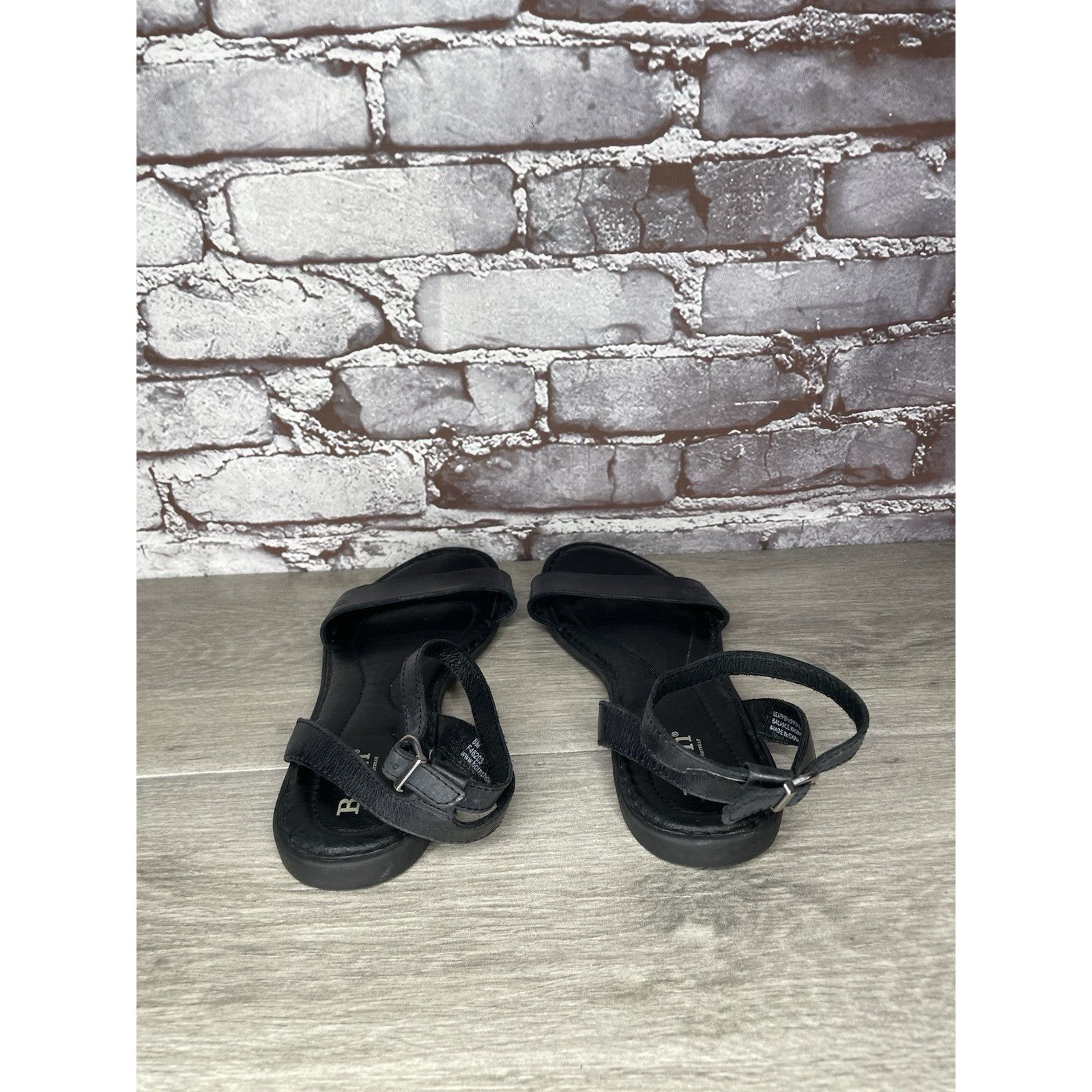 Born Born Handcrafted Black Leather Open Toe Ankle Strap Flats Sa Size US 8 / IT 38 - 4 Thumbnail