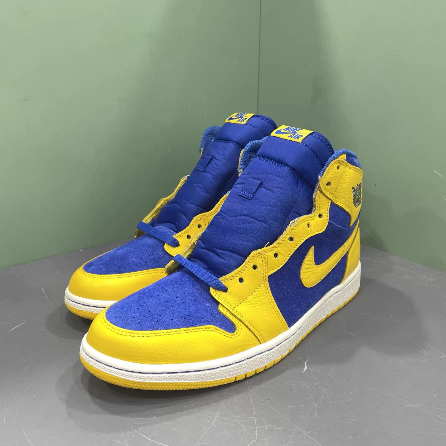 Jordan Brand Air Jordan 1 Laney High K15 Size US 12.5 / EU 45-46 - 1 Thumbnail