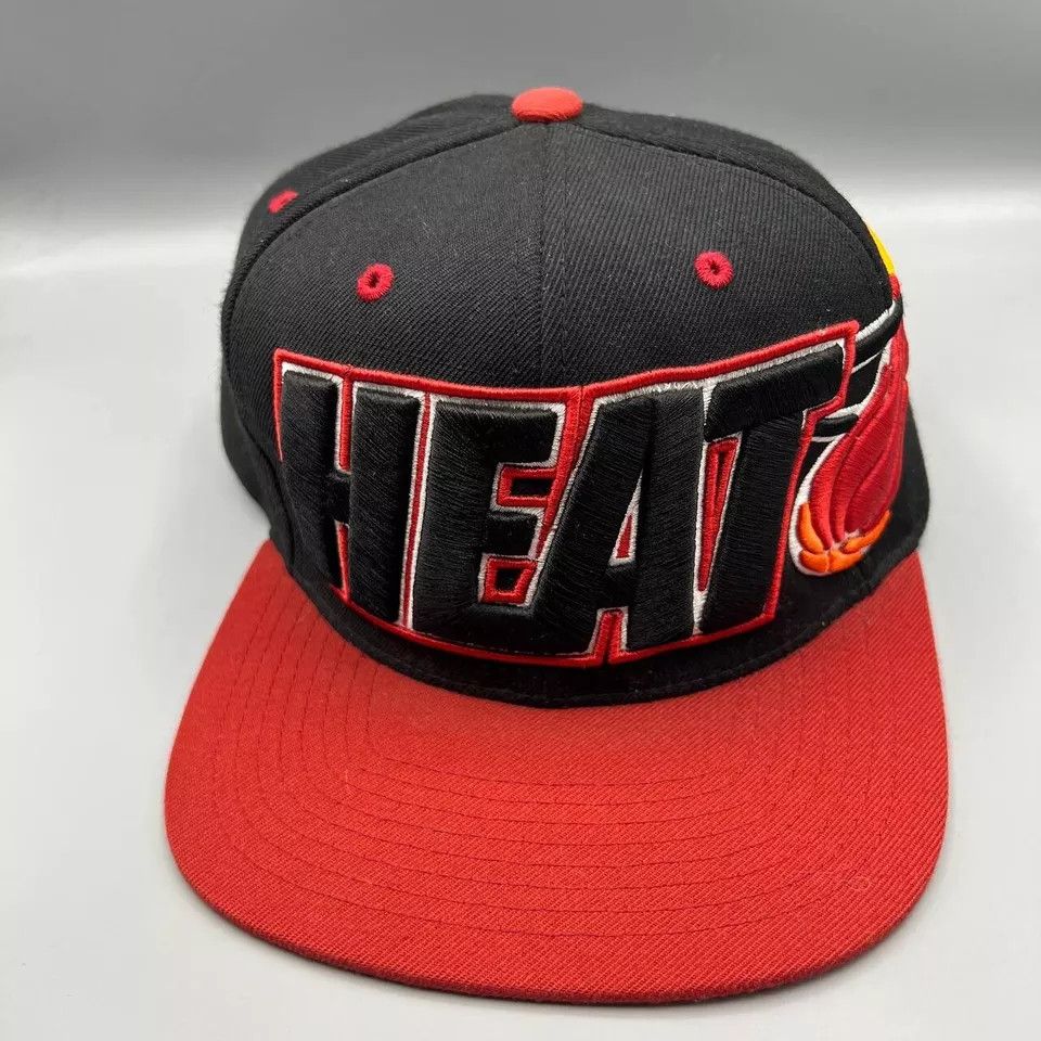 Mitchell & Ness Miami Heat Hat Men Mitchell & Ness NBA Snap Back Cap Size ONE SIZE - 2 Thumbnail