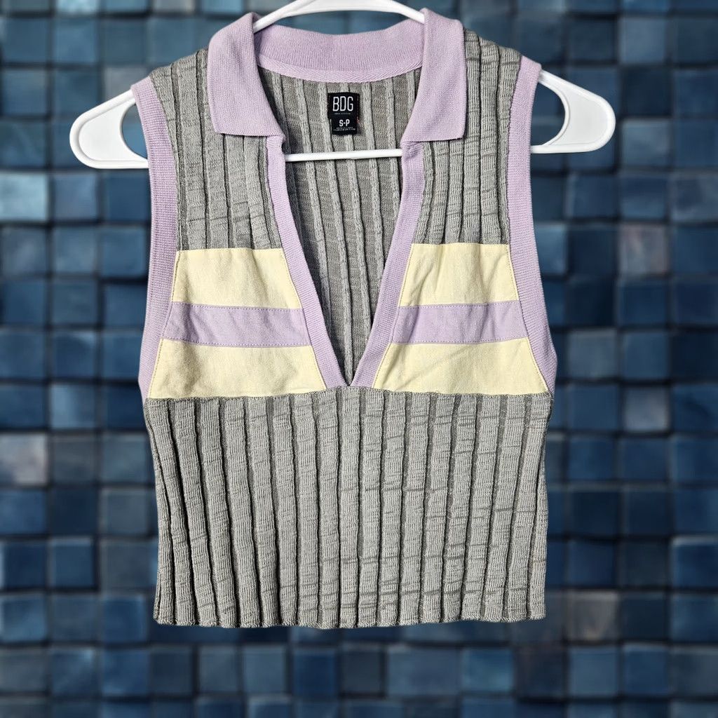 Urban Outfitters VINTAGE? No. Size S / US 4 / IT 40 - 1 Thumbnail