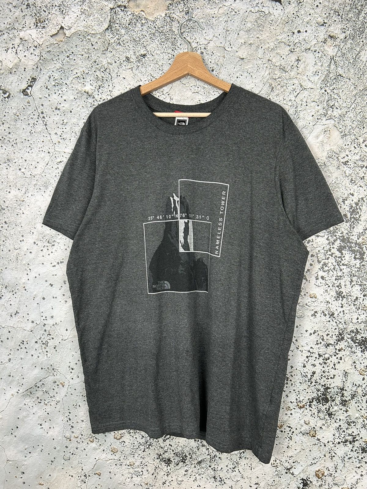 Other The North Face Grey Outdoor Graphic Tee Gorpcore Size US XL / EU 56 / 4 - 1 Thumbnail